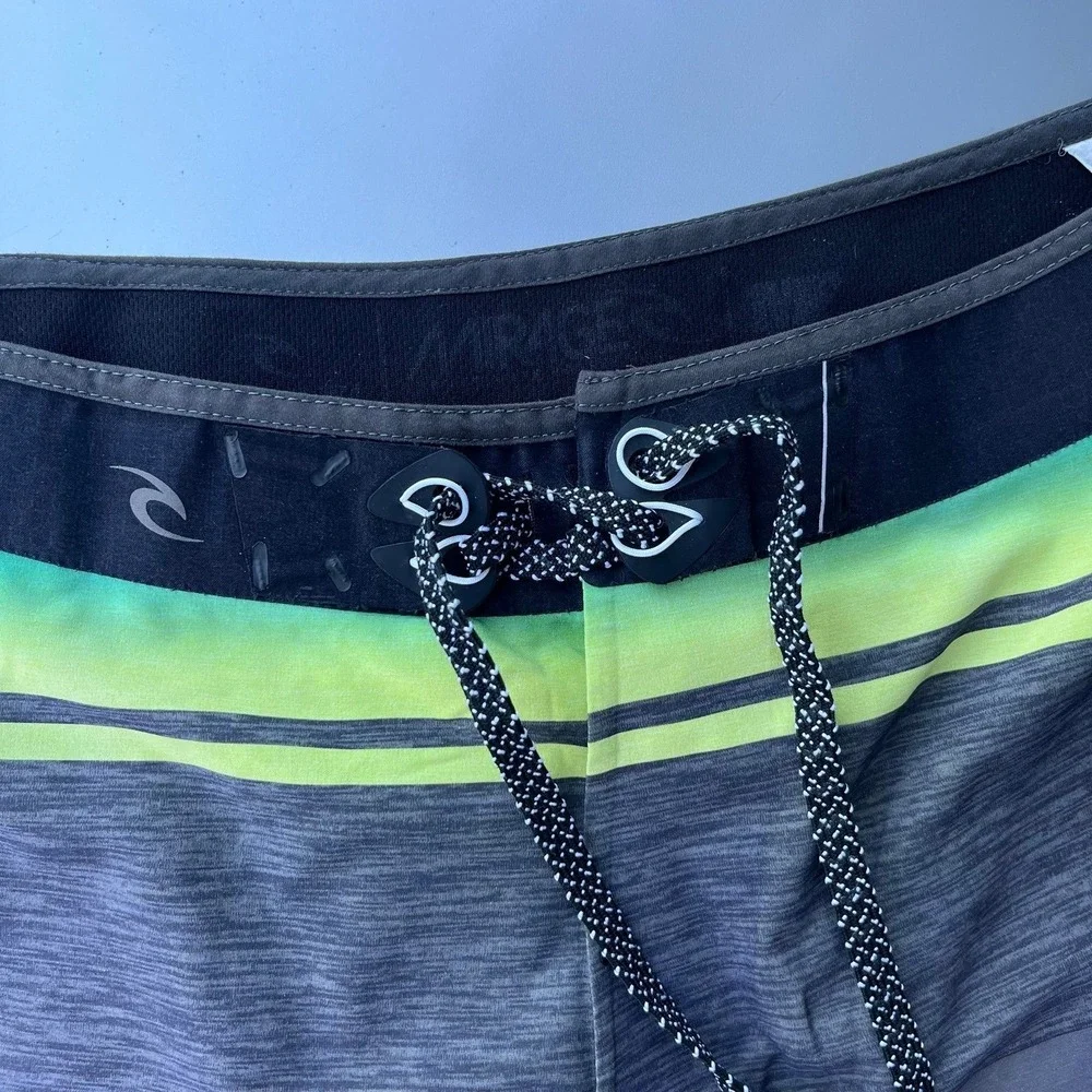 Rip Curl shorts zipper pocket